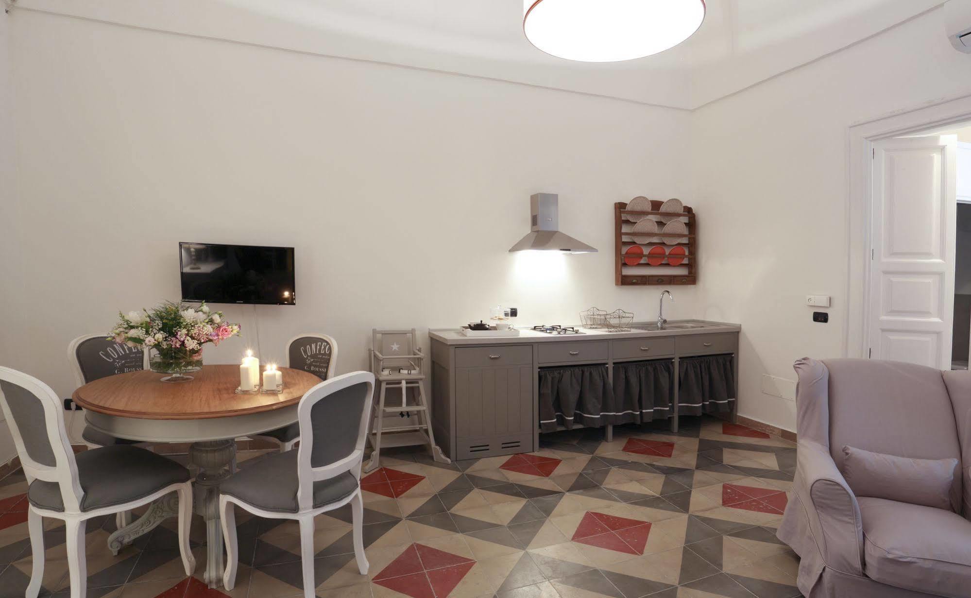 Santa Marta Suites & Apartments Lecce Exterior photo