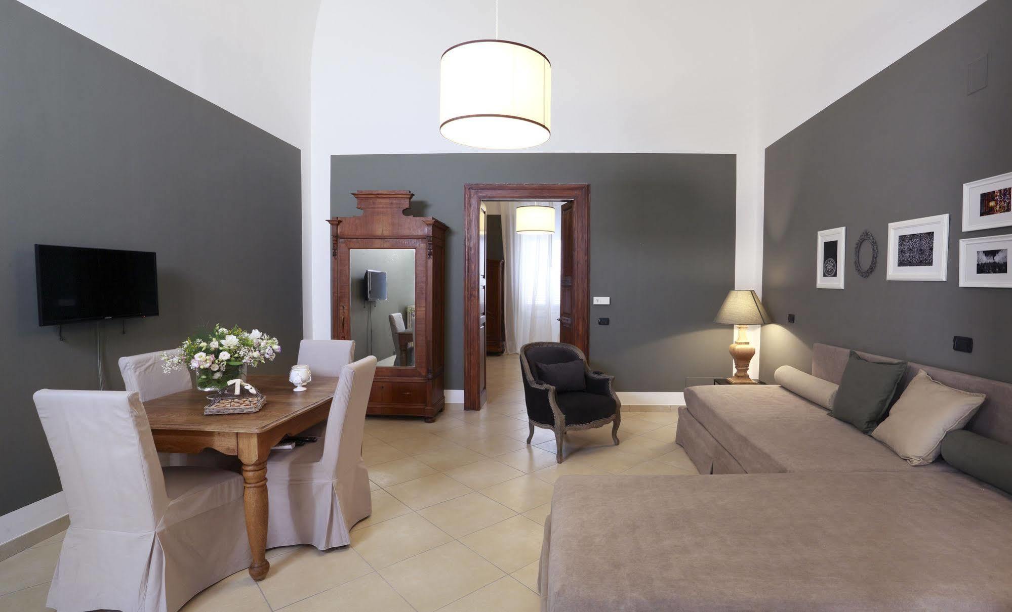Santa Marta Suites & Apartments Lecce Exterior photo