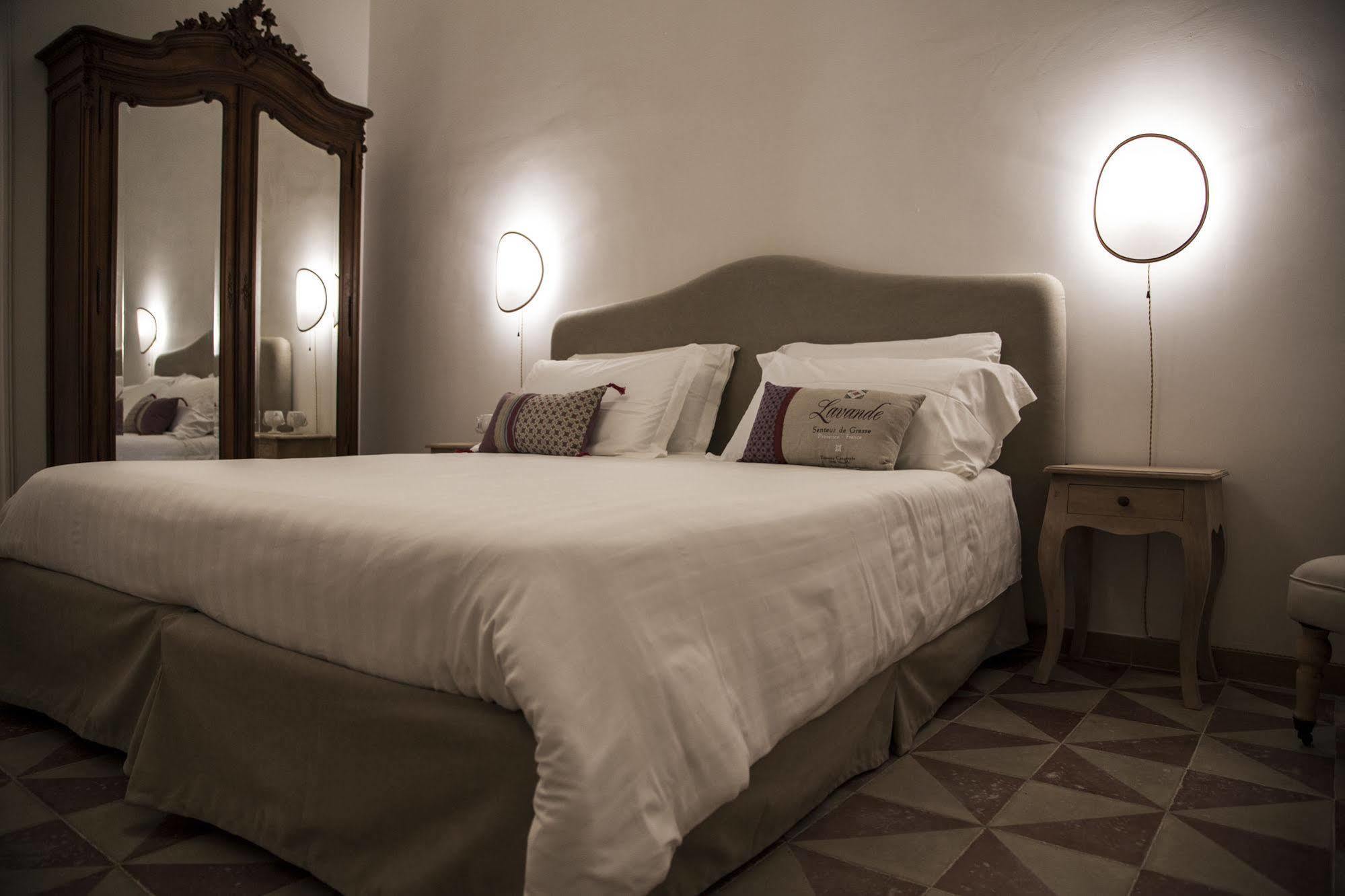 Santa Marta Suites & Apartments Lecce Exterior photo
