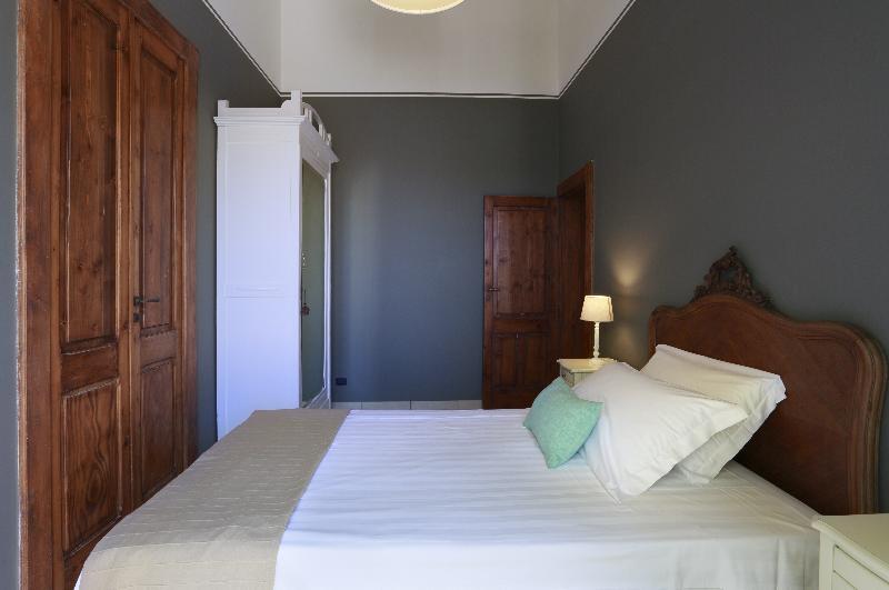 Santa Marta Suites & Apartments Lecce Exterior photo